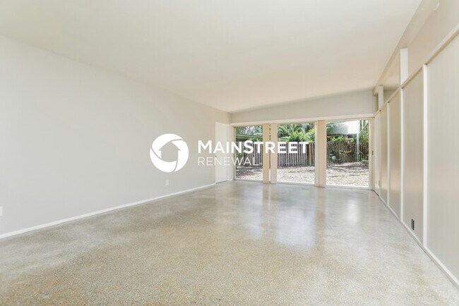 Foto del edificio - 4 Bedroom Pet-Friendly Home in Edgewood, FL with Main Street Renewal