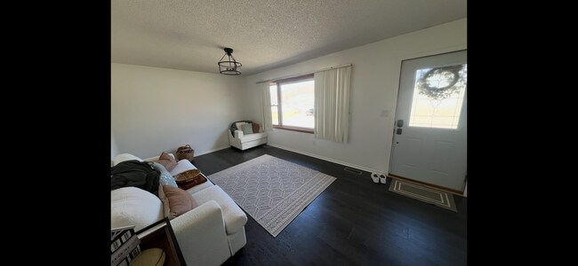 Foto del edificio - 607 James St NE