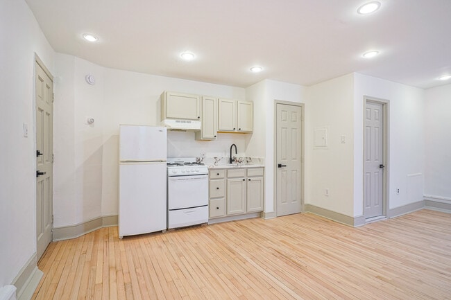 Building Photo - 1714 S 4th St