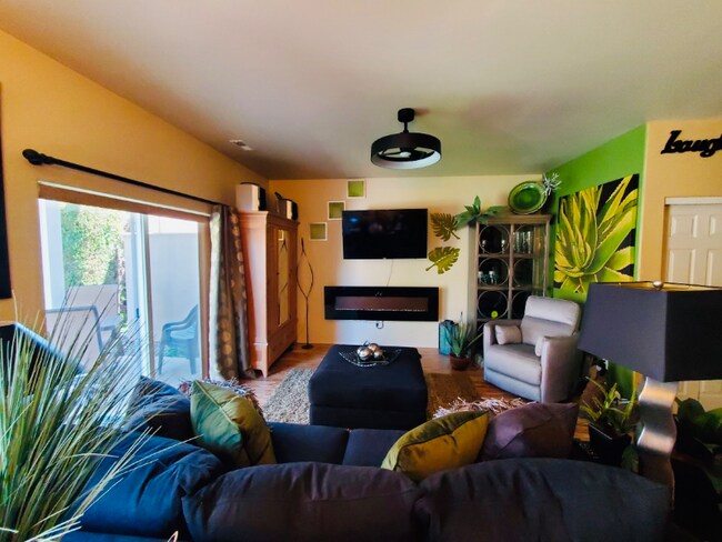 Foto del edificio - 9805 Mia Ln