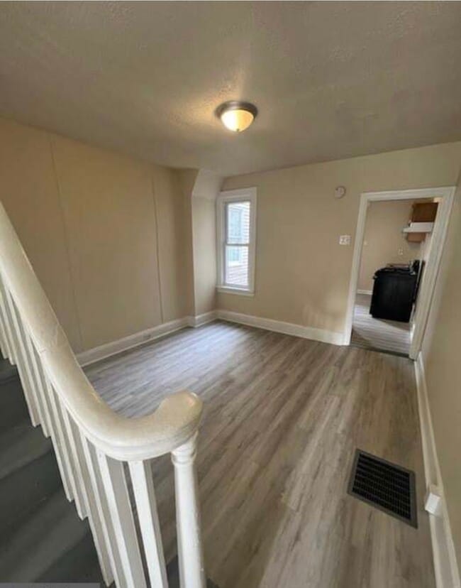 Building Photo - 11 Cedar St