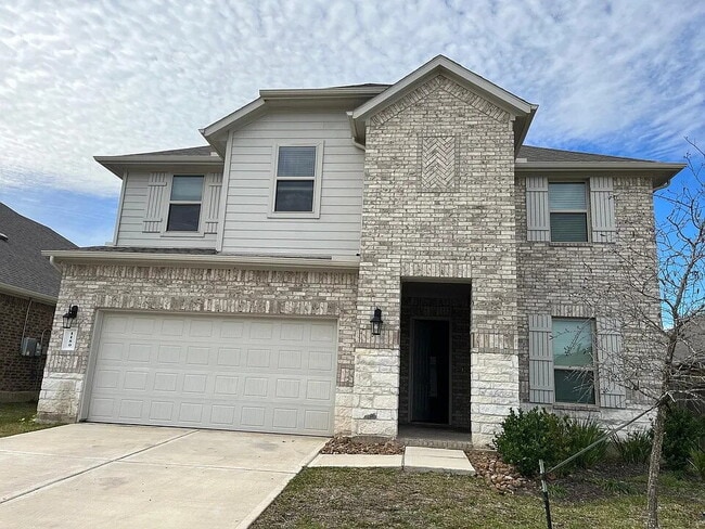 Building Photo - Four bedroom home with dedicated home office, game room, 2.5 bathrooms, and fenced yard in Fairwa...