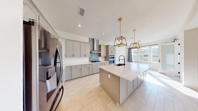 Foto del edificio - 4BR/ 4.5BA Beautiful Home In Eagles Landing