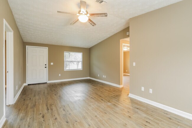 Foto del edificio - 8567 Canton Dr