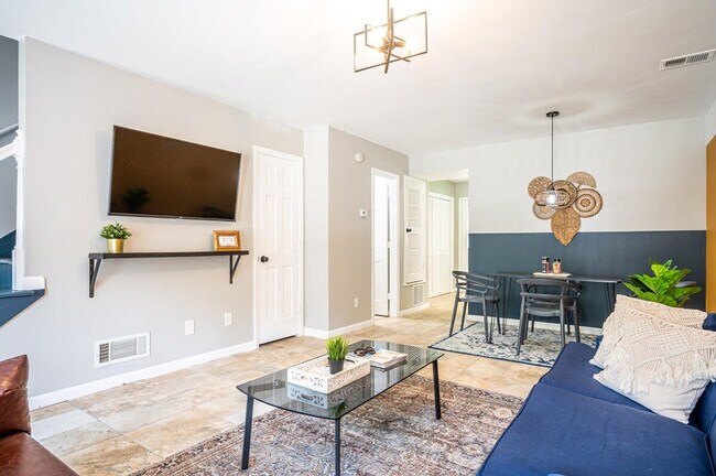 Foto del edificio - 1283 Sweet Pine Dr