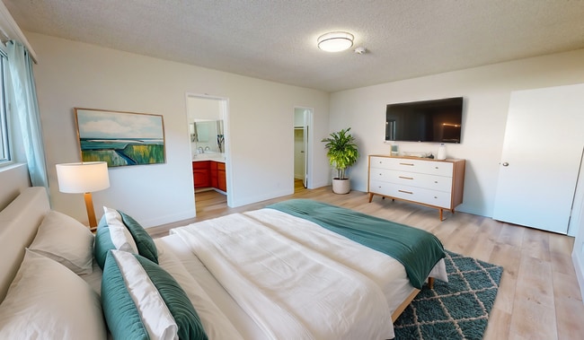 Interior Photo - Encino Towers