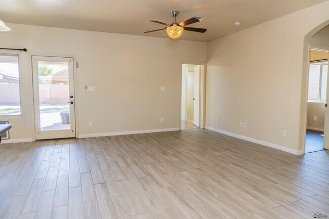 Foto del edificio - 2549 S 42nd Ave