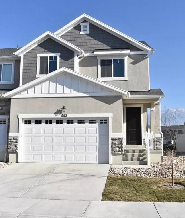 Foto del edificio - 652 Fall Creek Dr