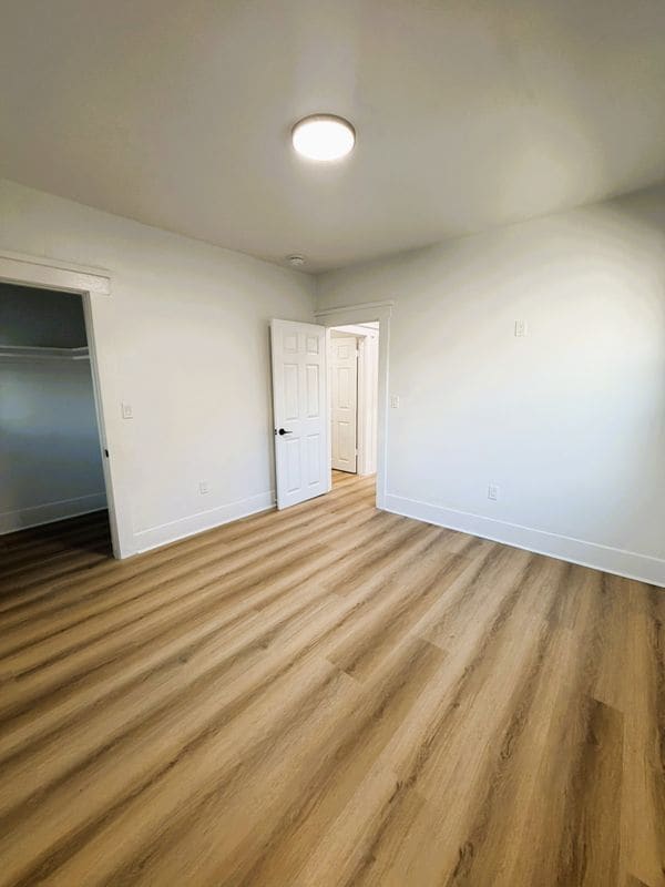 Foto del edificio - 1169 E Broadway