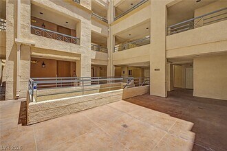 Building Photo - 260 E Flamingo Rd