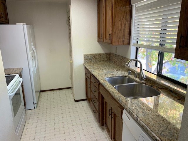 Building Photo - 3346 Smoketree Commons Dr