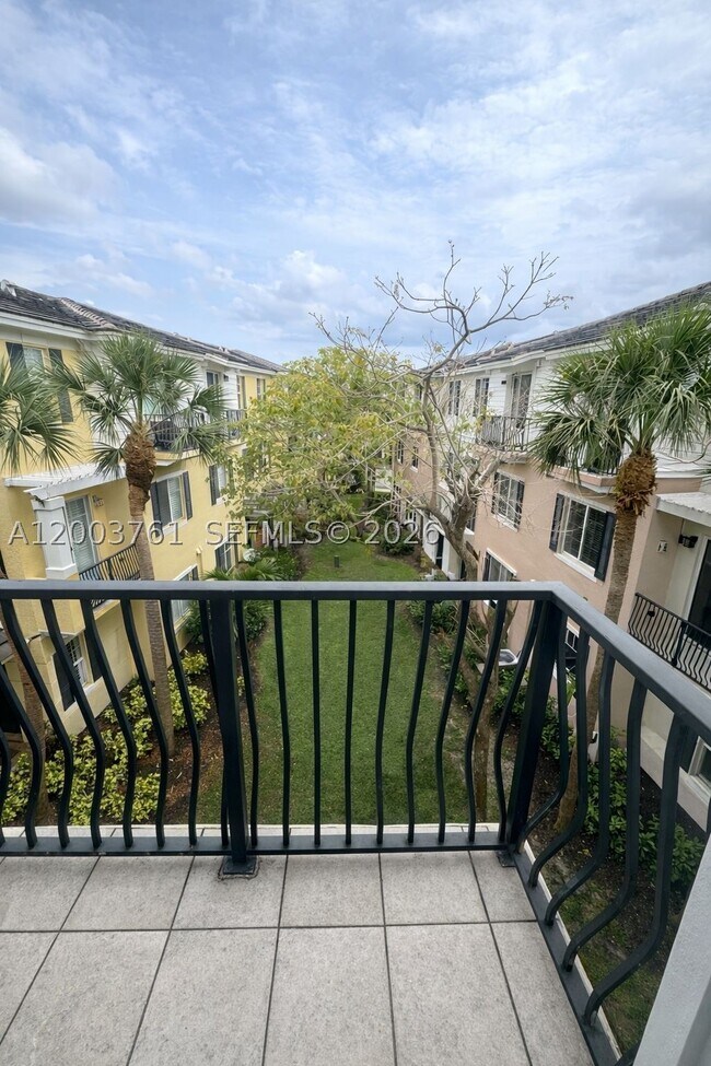 Foto del edificio - 556 NW 39th Cir
