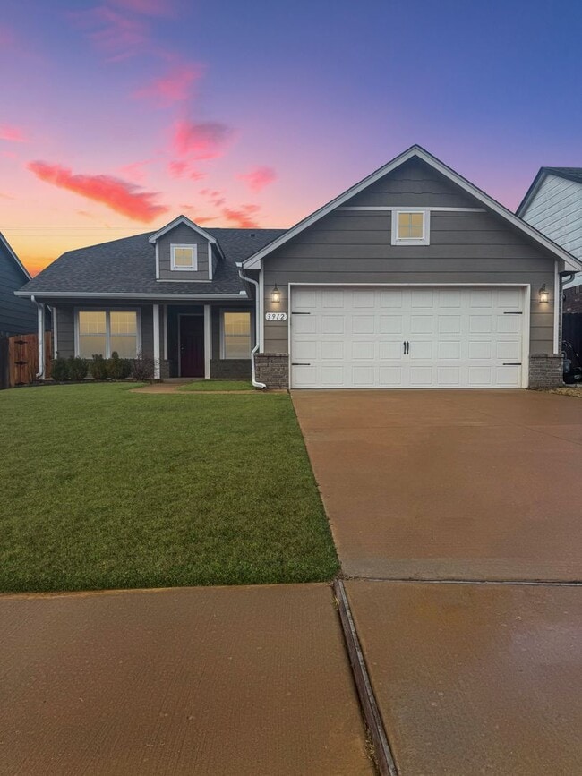 Building Photo - 3912 S 12th Pl