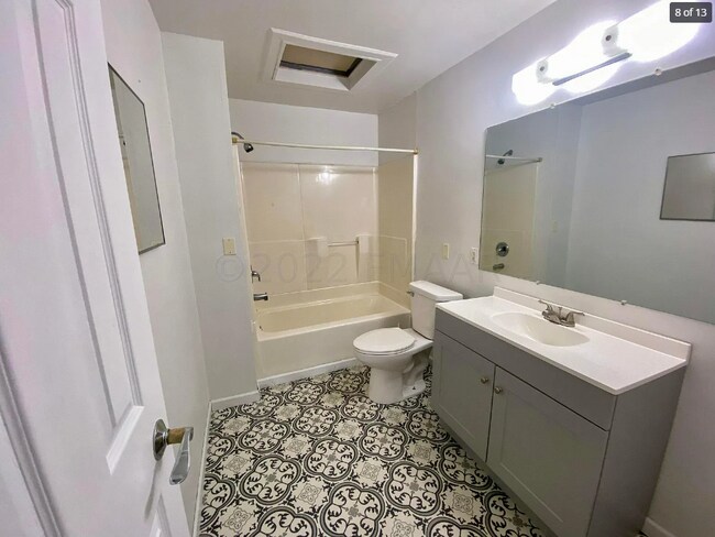 Foto del edificio - 214 2nd Ave W