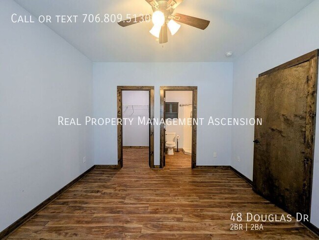 Foto del edificio - 48 Douglas Cir