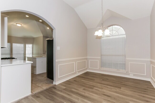 Foto del edificio - 1530 Fairfield Dr