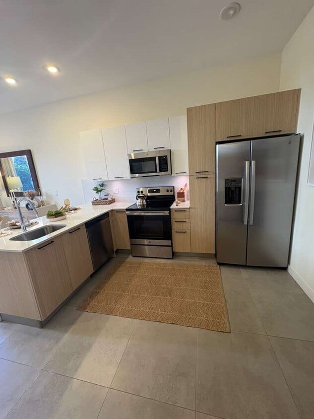 Photo - 2170 NE 168th St (North Miami Beach, FL)