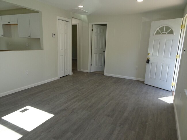 Foto del edificio - Completed Renovated Single Home for Rent i...