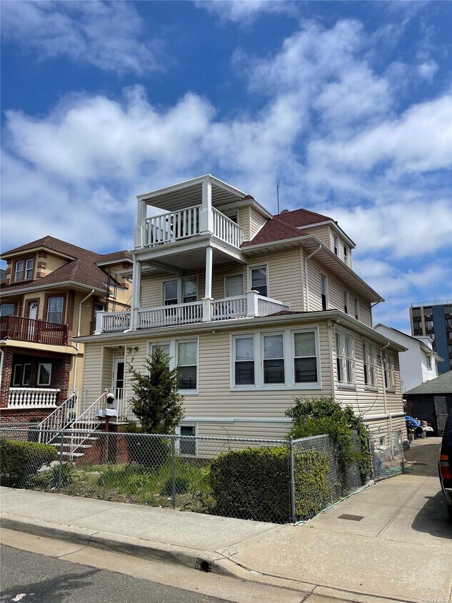 Primary Photo - 434 Beach 69th St