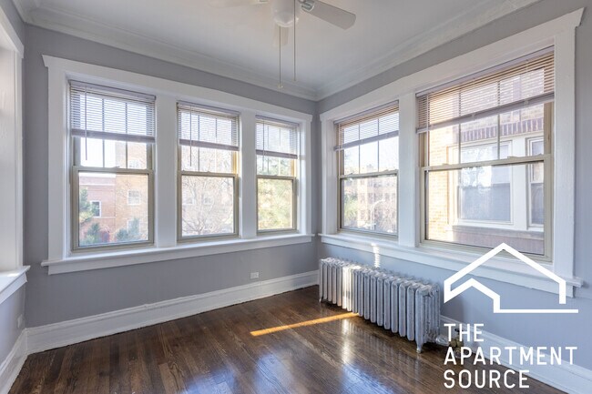 Building Photo - Lincoln Square 2 bedroom - Heat INCLUDED!