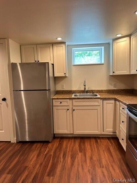 Building Photo - 50 Maple Ave