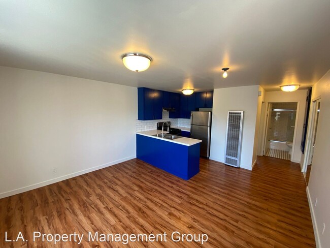 Building Photo - 4226 Stillwell Ave