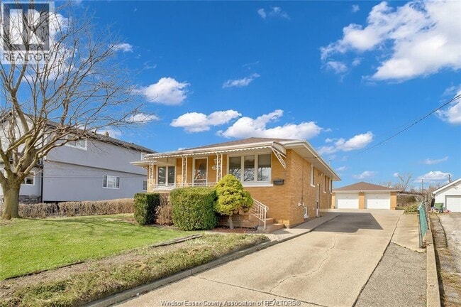 Building Photo - 2144 Grand Marais Rd E