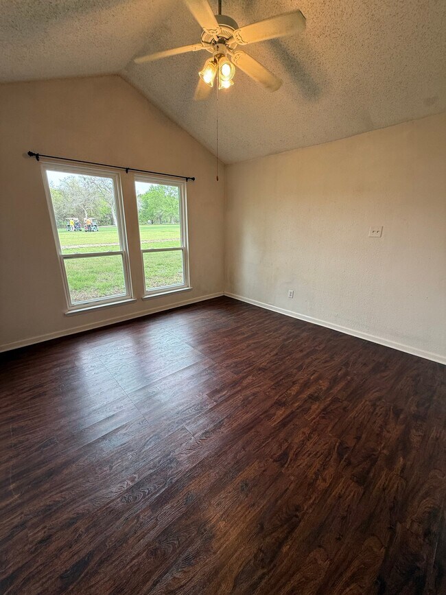 Foto del edificio - 20 Wildwood Cir