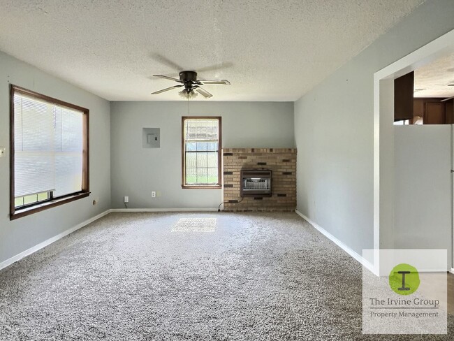 Building Photo - 3 Bed, 2 Full Bath - Country Charm with Modern Updates Near Prattville and Maxwell AFB