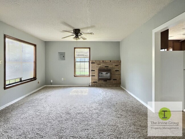 Foto del edificio - 3 Bed, 2 Full Bath - Country Charm with Modern Updates Near Prattville and Maxwell AFB
