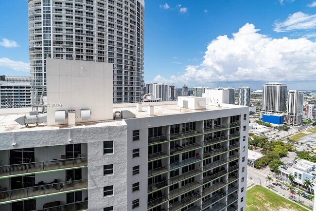 Foto del edificio - 488 NE 18th St