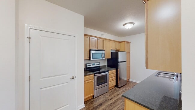Building Photo - Grayhawk Apartments