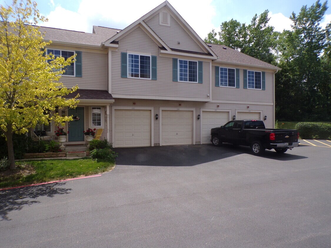 Foto principal - 644 Windsor Dr