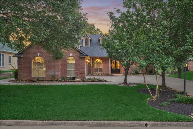 Building Photo - 16 Waterberry Way