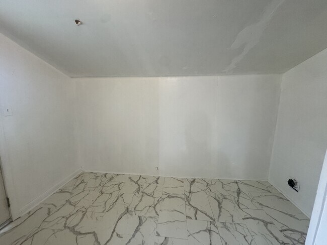 Foto del edificio - 2715 W 48th St