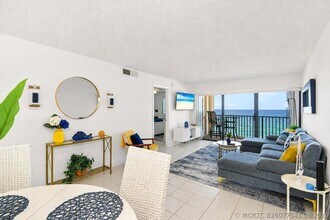 Building Photo - 10152 S Ocean Dr