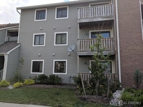 Building Photo - 4805 Ravens Crest Dr