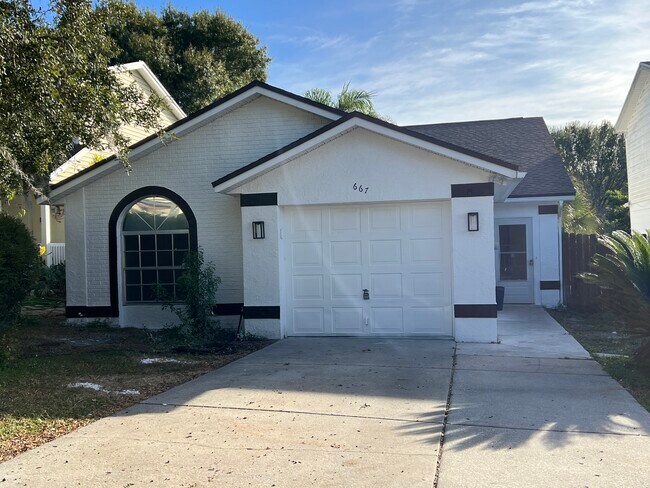 Building Photo - 667 Lake Dexter Cir