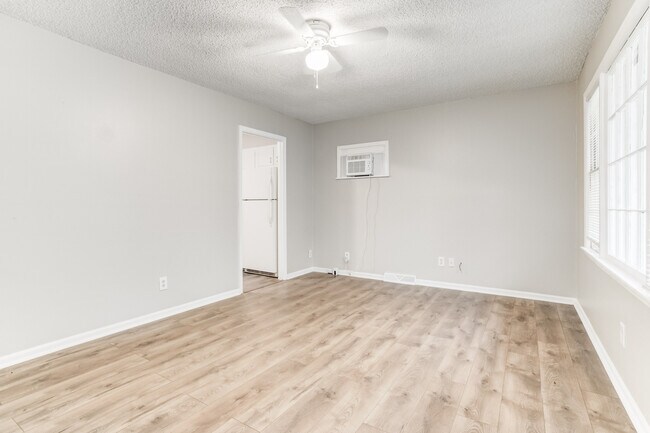 Foto del edificio - 7815 E 47th Terrace