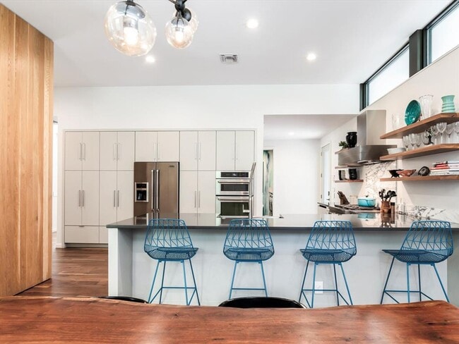 Foto del edificio - 1703 Dexter St