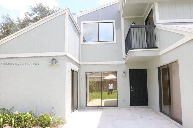 Foto del edificio - 617 NW 132nd Terrace