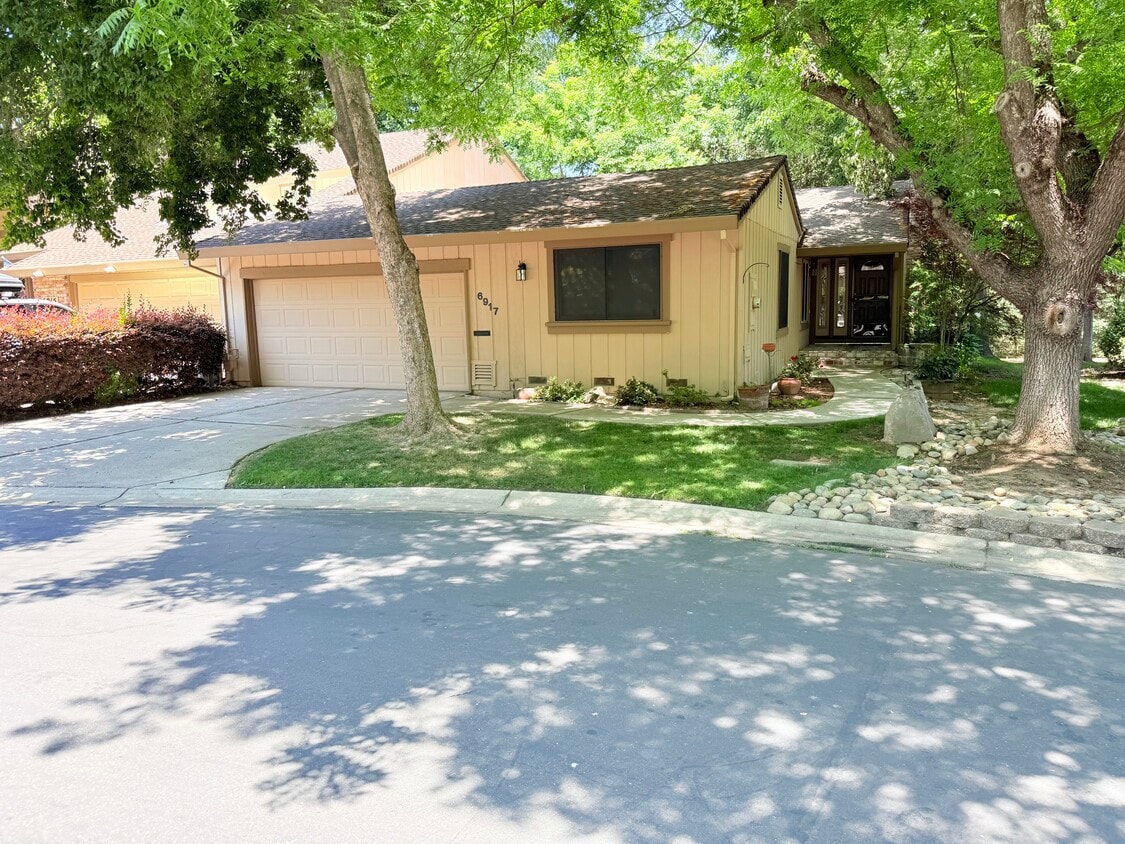 Primary Photo - 6917 Monticello Ct