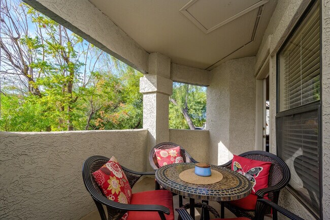 Foto del edificio - 15095 N Thompson Peak Pkwy