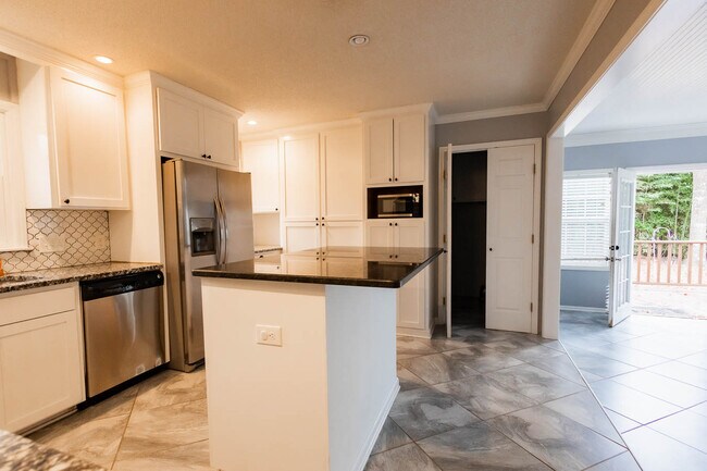 Foto del edificio - 2822 Bedford St