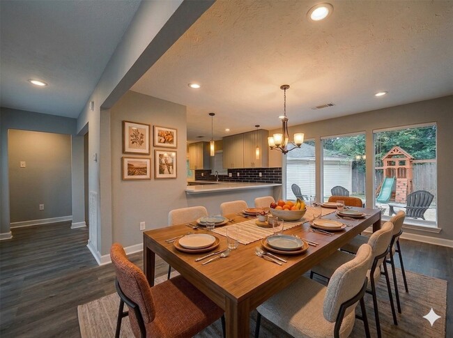 Foto del edificio - 1623 Cherry Ridge Dr