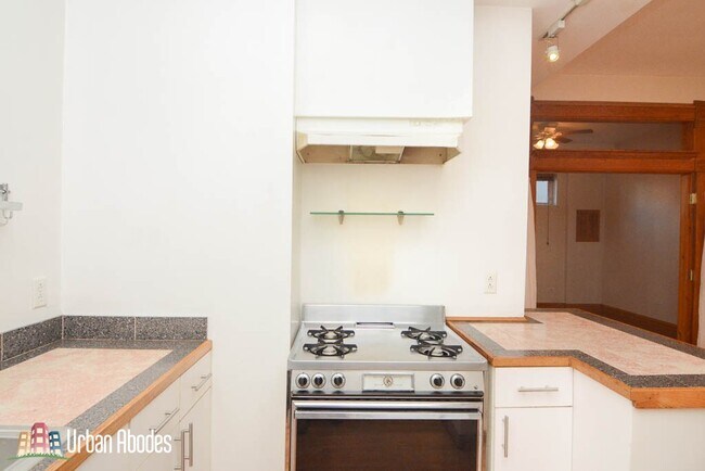 Foto del edificio - 2432 W Moffat St