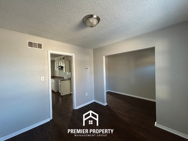 Building Photo - 3818 Selfridge Cove