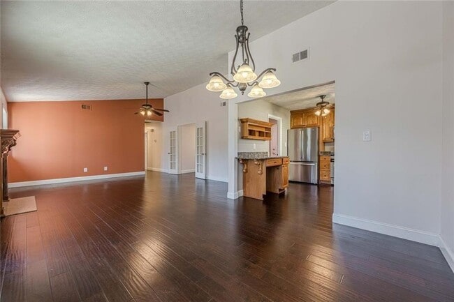 Building Photo - 2491 Redfield Dr