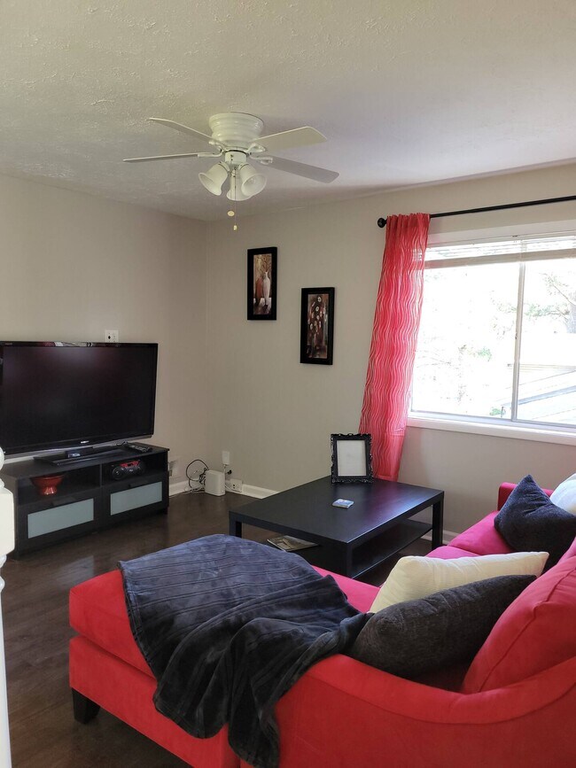 Foto del edificio - 4331 Aldergate Dr