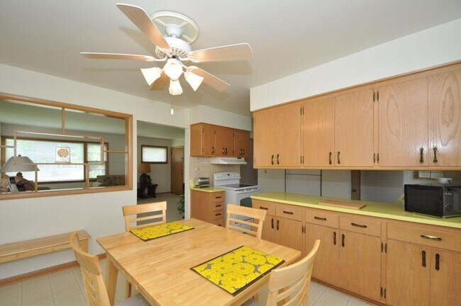 Foto del edificio - 7134 W Lakefield Dr